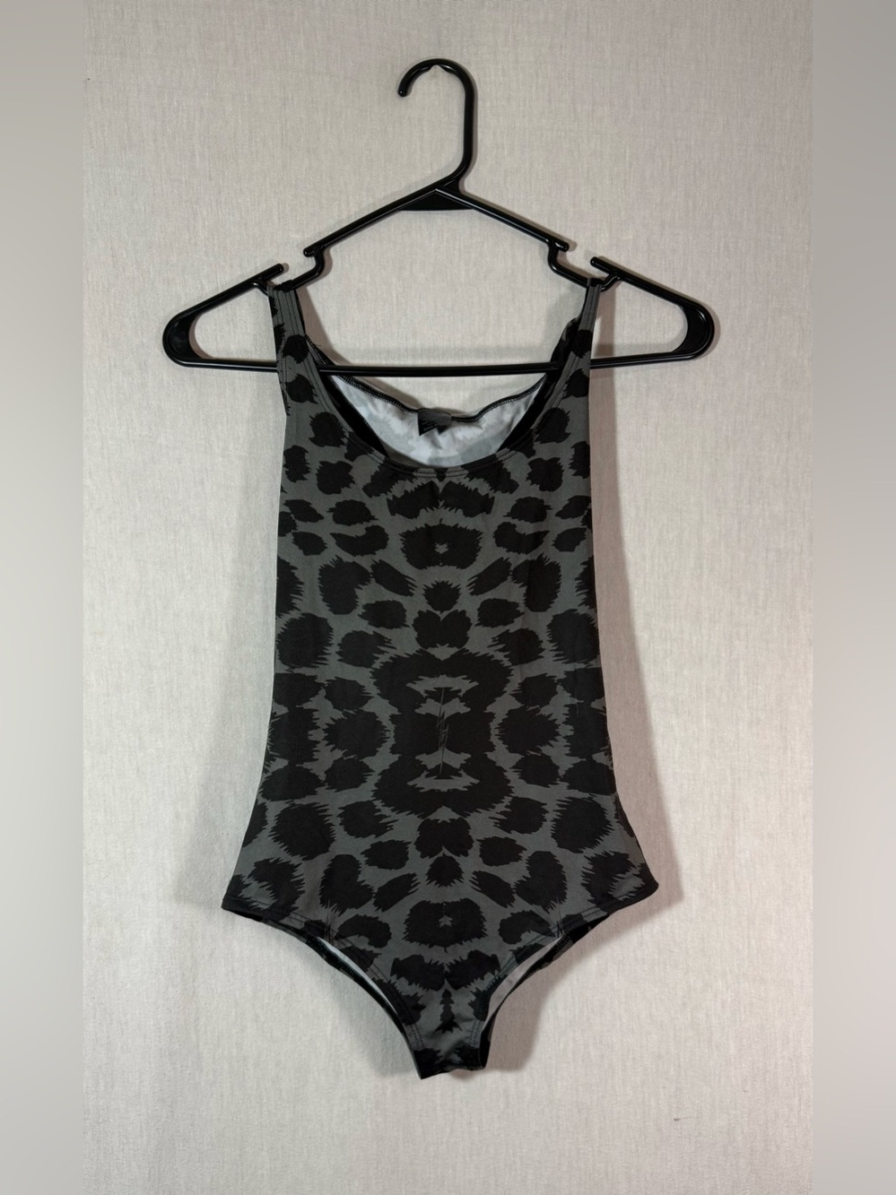 Electrix Yoga size XS Black & Gray Leopard Print One-Piece hooded bodysuit